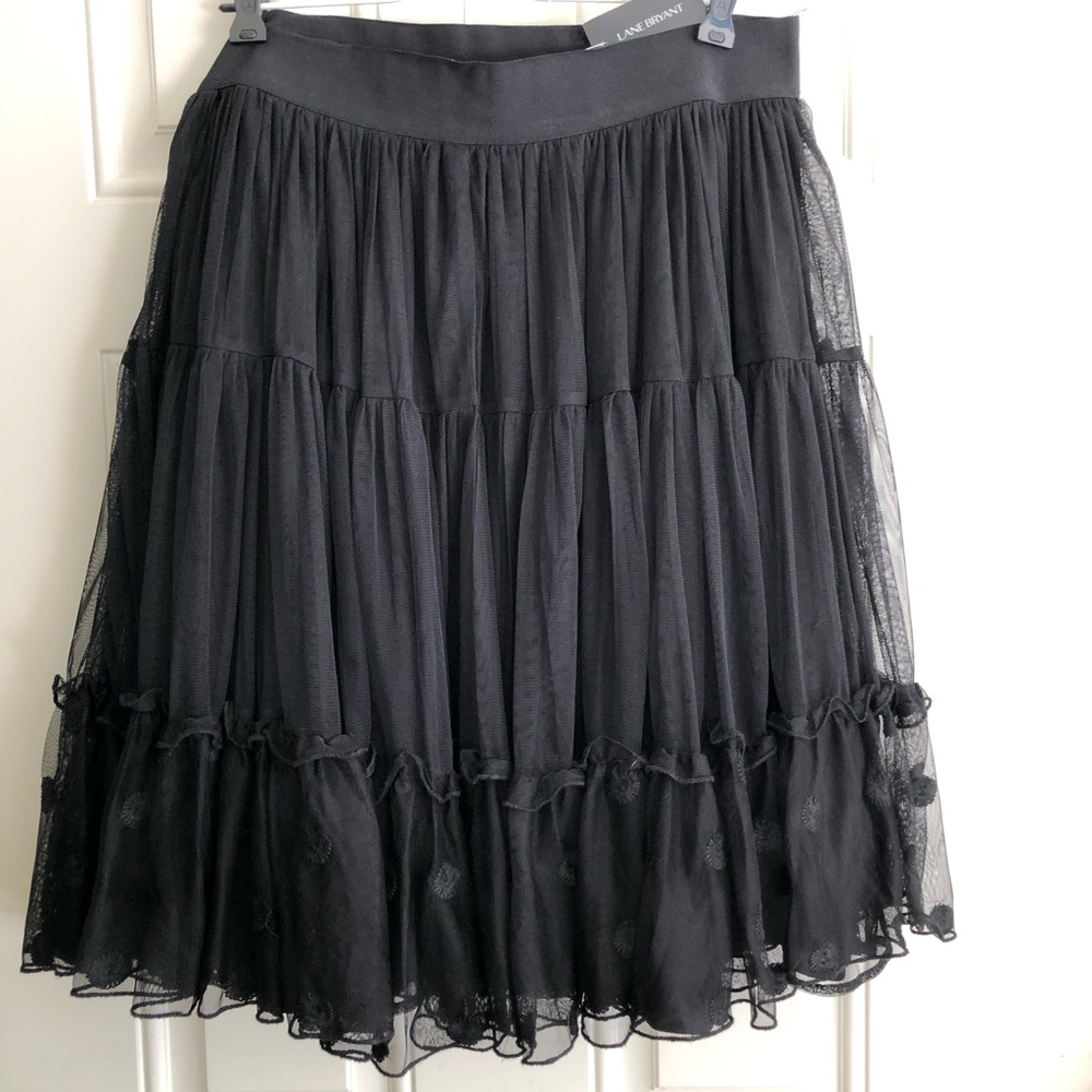 NWT black 3 tier  full skirt